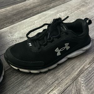 Under Armour charged assert